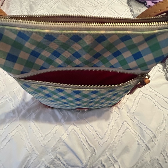 Dooney and Bourke crossbody bag - Picture 3 of 11